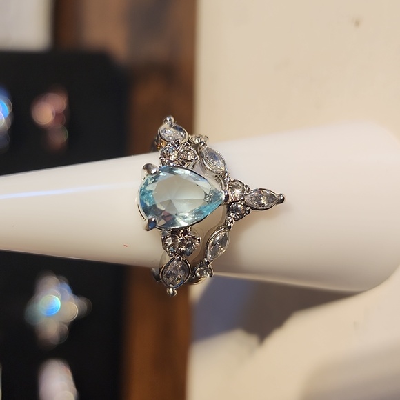 Blue Teardrop 2 piece set Wedding Ring - Picture 3 of 7